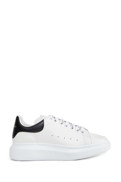  Oversized Sneakers 