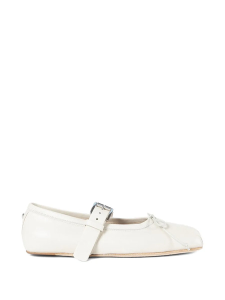  Ann Demeulemeester Zoey Buckle Ballerinas - White 