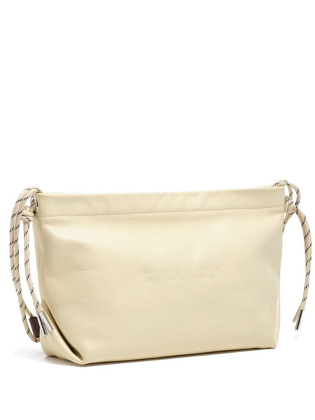  Bimba Y Lola Medium Embossed-logo Shoulder Bag - Neutrals 