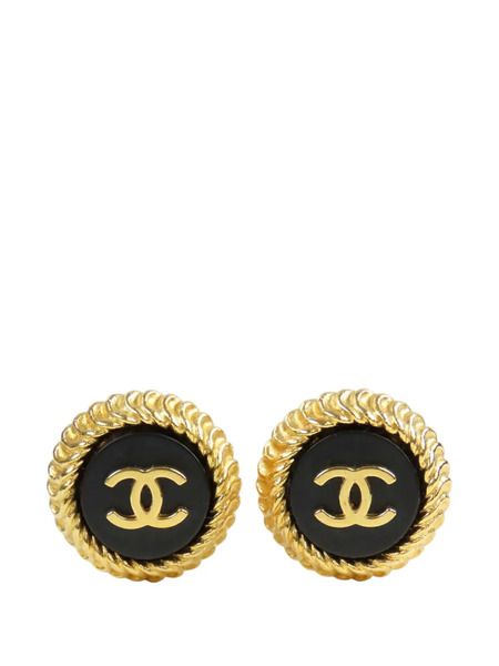  Chanel Pre-owned 1995 Cc Gold Plated And Resin Round Button Clip On Earrings Costume Earrings - Black 