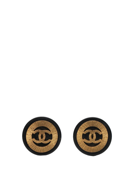  Chanel Pre-owned 1980-1990 Cc Gold Plated And Resin Round Button Clip On Earrings Costume Earrings - Black 