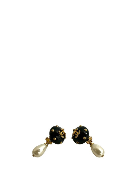  Chanel Pre-owned 1996 Cc Gold Plated Resin And Faux Pearl Drop Clip On Earrings Costume Earrings - Black 