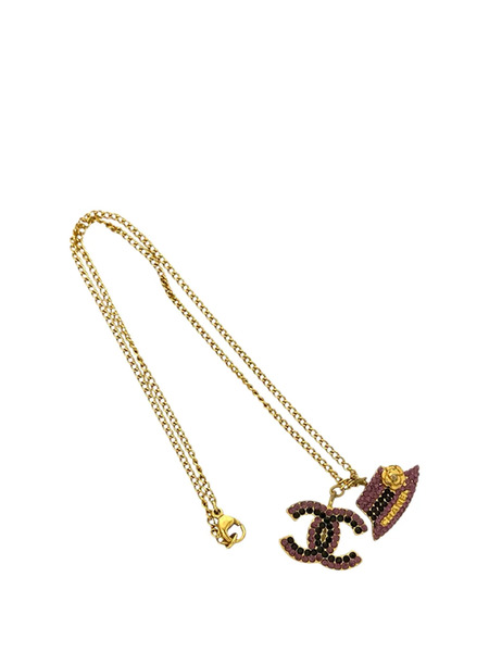  Chanel Pre-owned 2002 Gold Plated Rhinestone Cc And Camellia Hat Pendant Necklace Costume Necklace - Purple 