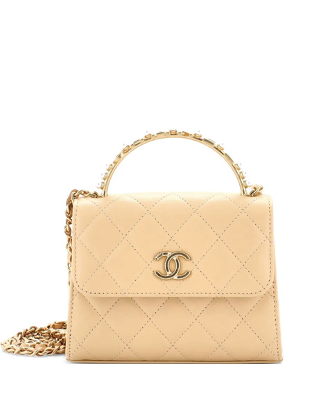  Chanel Pre-owned Logo And Pearl Top Handle Clutch With Chain Quilted Lambskin Small Satchel - Neutrals 