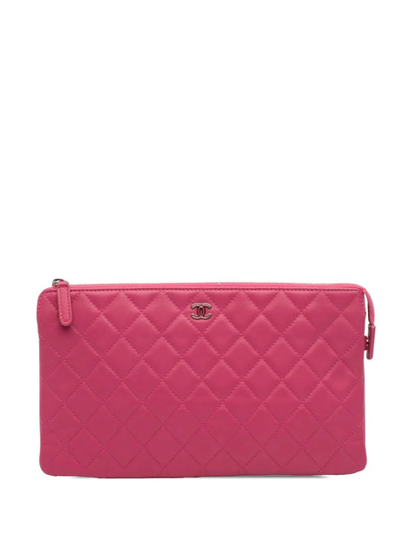 Chanel Pre-owned 2015-2016 Quilted Caviar Cc Enamel Double Zip Clutch Bag - Pink 