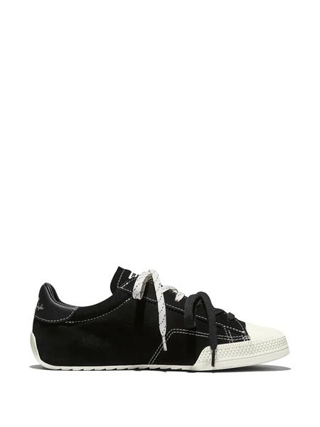  Converse Chuck Taylor Sneakers - Black 