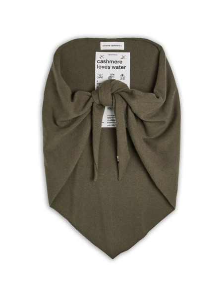  Extreme Cashmere N°150 Witch Triangle Scarf - Green 