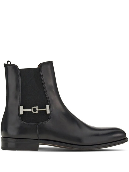  Ferragamo Buckled Chelsea Boots - Black 