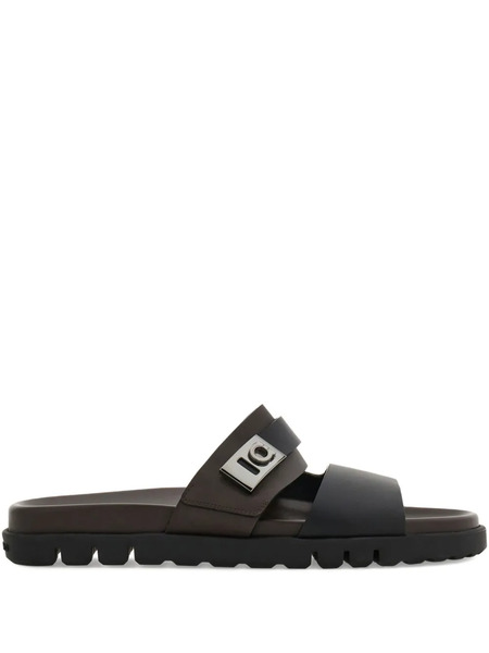  Ferragamo Hug-buckle Sandals - Black 