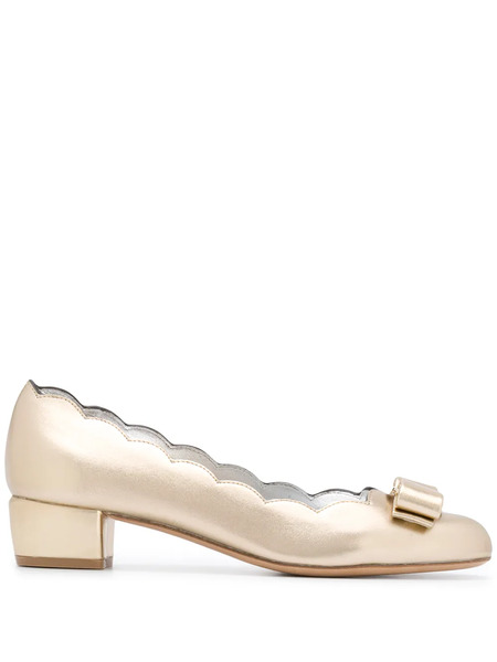  Ferragamo Vara Bow Pumps - Gold 