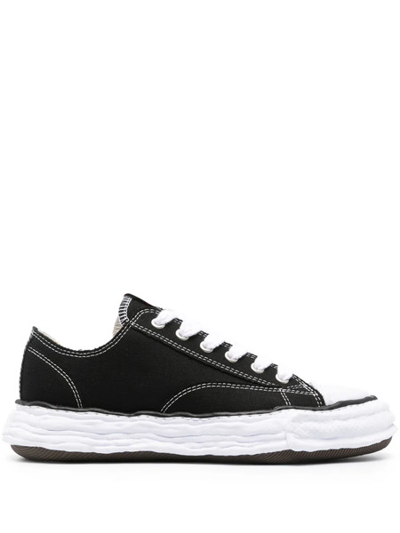  Maison Mihara Yasuhiro Distressed Low-top Sneakers - Black 
