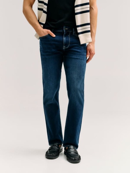  Guess Finnley Straight Jeans 
