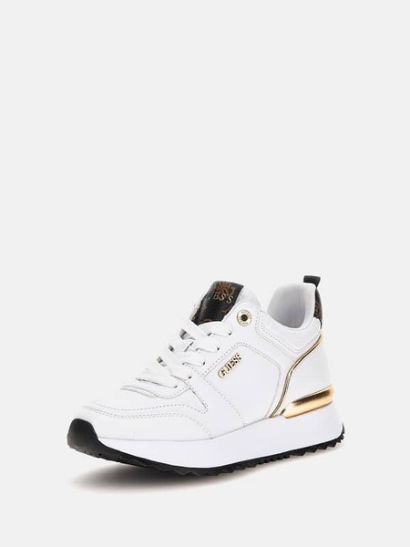  Guess Sneaker Kaddy Logo-details 