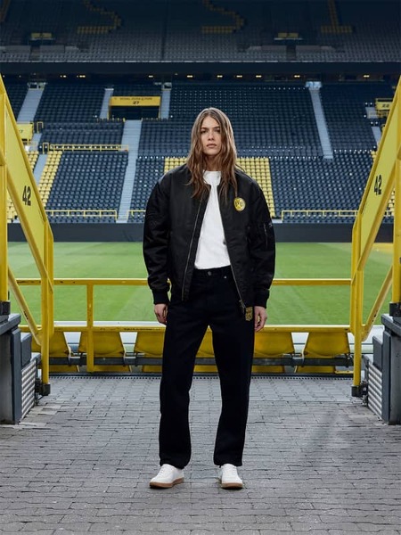  Guess Straight Jeans Gj X Bvb 