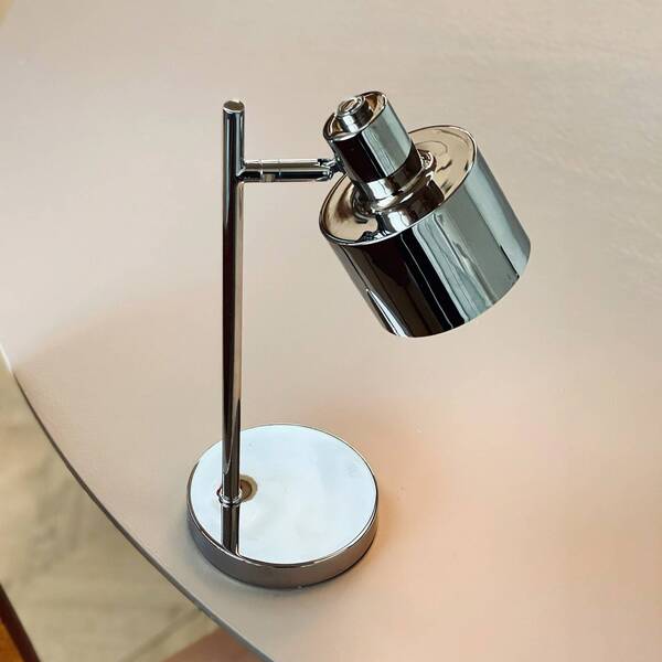  Dyberg Larsen Dyberg Larsen Lampka Stołowa Led Ocean Mini, Chromowana 