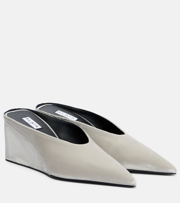  Alaia Alaã¯a Cube 75 Velvet Wedge Pumps 
