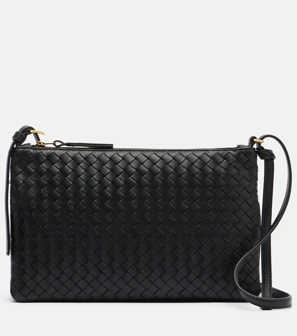  Bottega Veneta Bottega Veneta Piccolo Intrecciato Medium Leather Pouch 