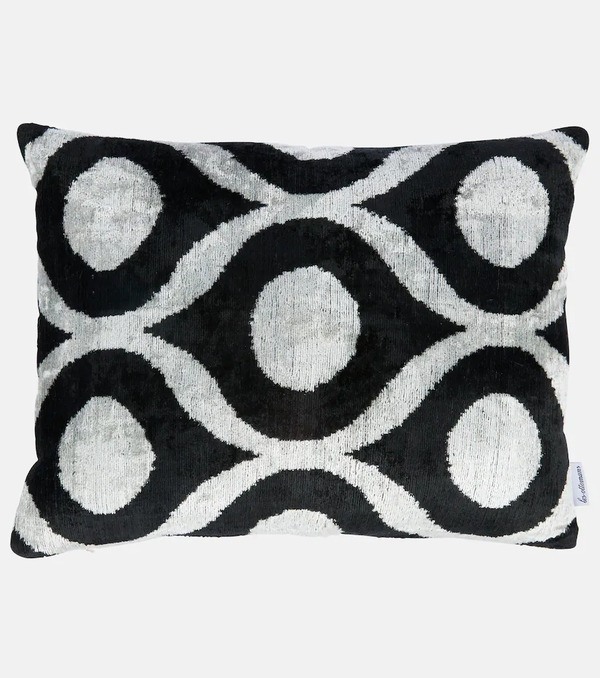  Les-ottomans Les-ottomans Silk Velvet Cushion 