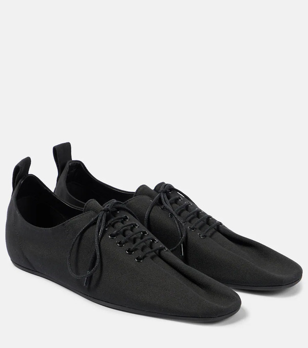  Toteme Toteme Canvas Sneakers 