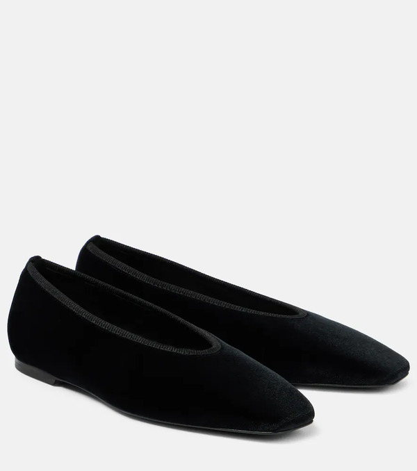  Toteme Toteme Minimalist Velvet Ballet Flats 