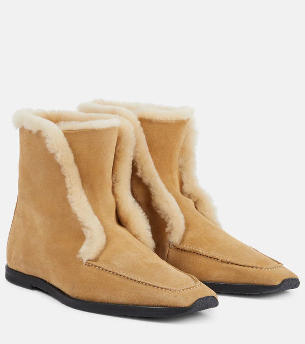  Toteme Toteme Shearling-lined Suede Ankle Boots 