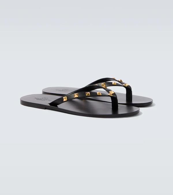  Valentino Garavani Valentino Garavani Rockstud Leather Thong Sandals 