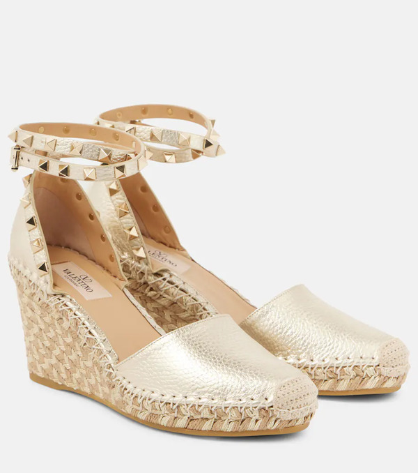  Valentino Garavani Valentino Garavani Rockstud Metallic Leather Espadrille Wedges 