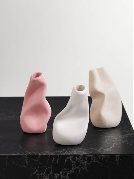  Completedworks Completedworks - + Ekaterina Bazhenova Yamasaki Seam, Solitude And Wake Set Of Three Ceramic Vases - Pink 