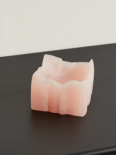  Completedworks Completedworks - Resin Small Dish - Antique Rose 