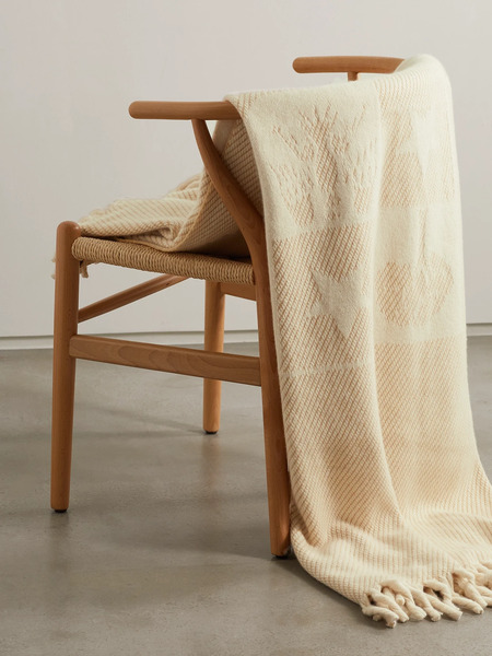  Loro Piana Loro Piana - Fringed Logo-jacquard Cashmere Blanket - Sand 
