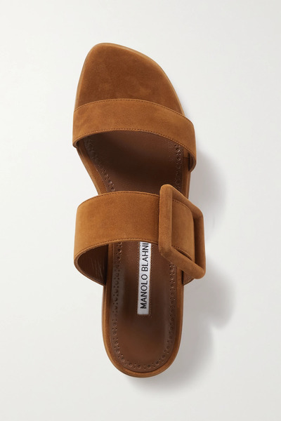  Manolo Blahnik Manolo Blahnik - Tituba Buckled Suede Sandals - Tan 