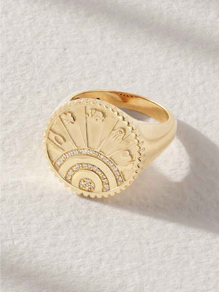  Sydney Evan Sydney Evan - Small Luck Coin 14-karat Gold Diamond Signet Ring - 6 1/2 