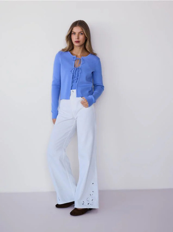  Reserved - Jeansy Wide Leg Z Ażurowym Wzorem - Biały 