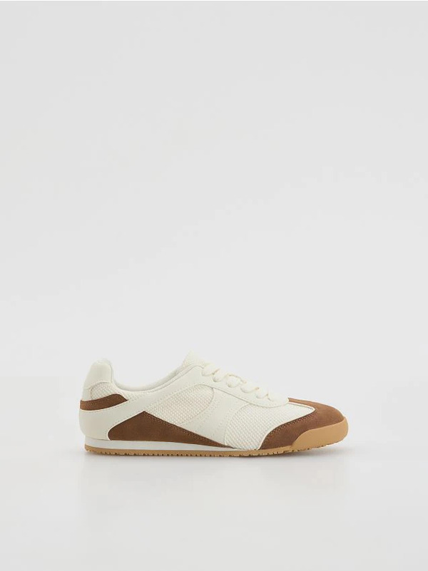  Reserved - Sneakersy Z Kontrastowymi Elementami - Wielobarwny 