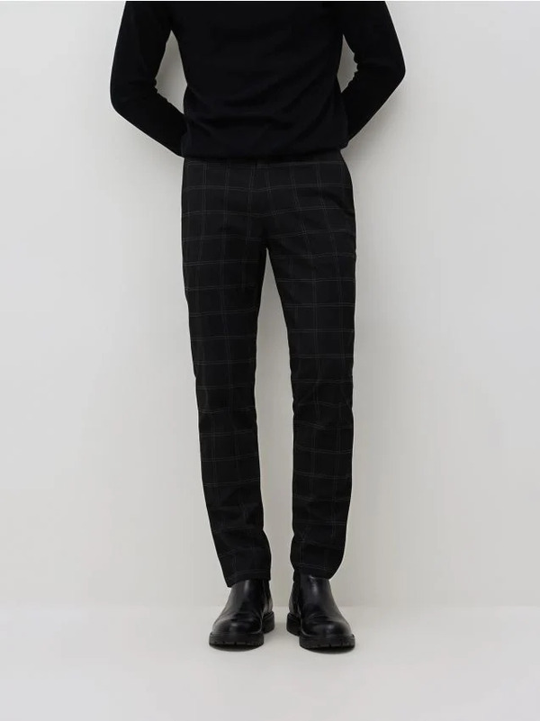  Reserved - Spodnie Chino Slim Fit - Czarny 