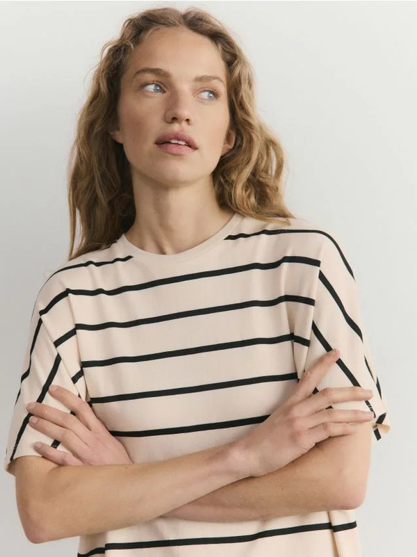  Reserved - T-shirt Oversize Z Modalem - Inny 