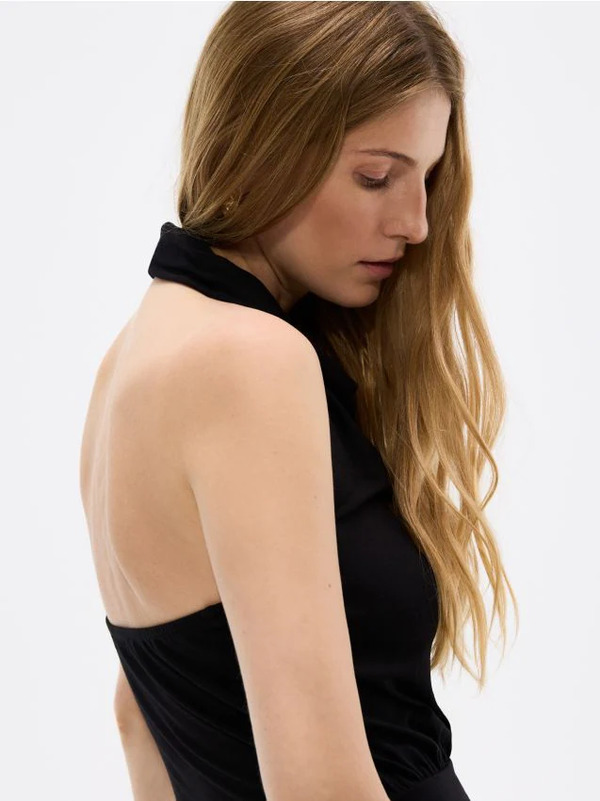  Reserved - Top Z Dekoltem Halter - Czarny 
